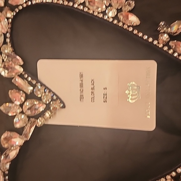 BEAUTIFUL Open Back Rhinestone Top - Picture 5 of 6